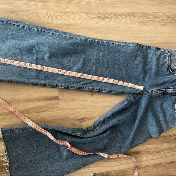 The Ragged Priest Free People 26 High Rise Mom Wide Leg Frayed Ankle Jeans - Picture 7 of 16
